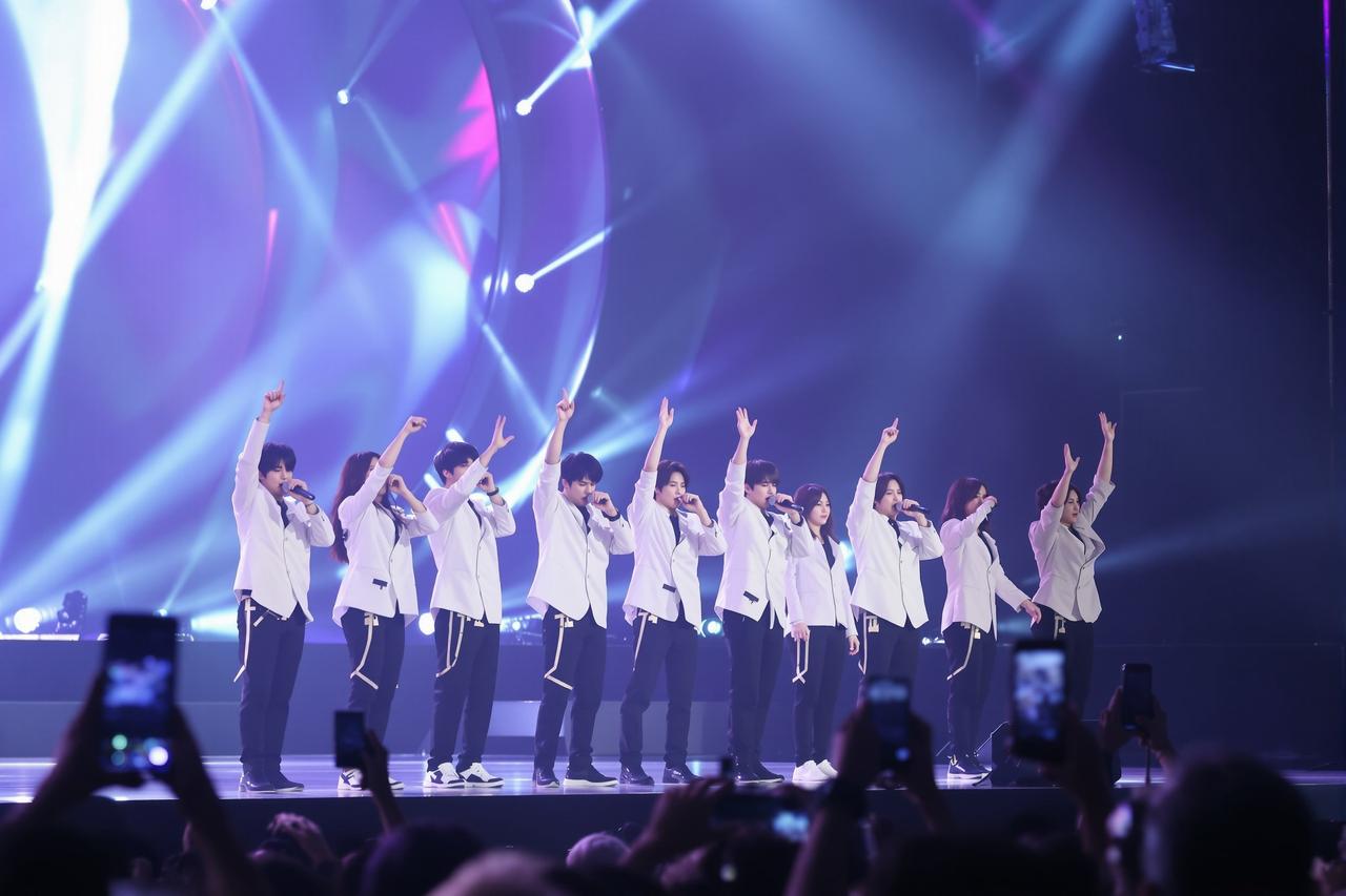 顶流偶像团体宣布解散，粉丝泪崩：陪伴了我整个青春